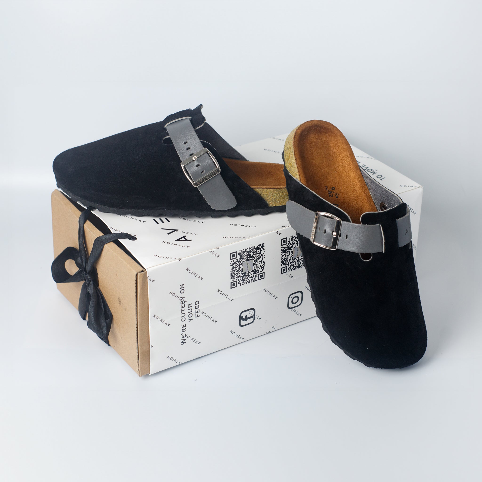 Avenion Boston Clog Black